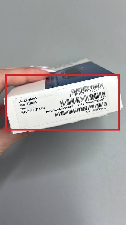 Caja y stickers del Samsung Galaxy A17 5G