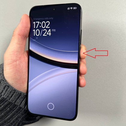 POCO F7 &uuml;zerinde g&uuml;&ccedil; d&uuml;ğmesine basma