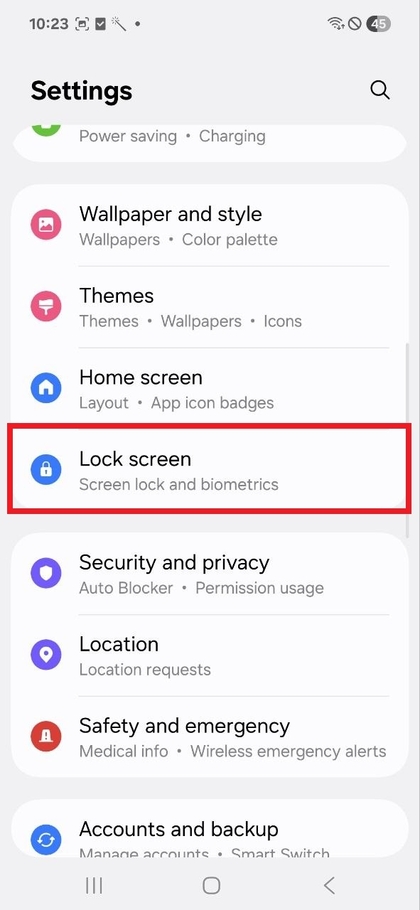 A Z&aacute;rol&aacute;si k&eacute;pernyő opci&oacute; kiv&aacute;laszt&aacute;sa a Be&aacute;ll&iacute;t&aacute;sokban
