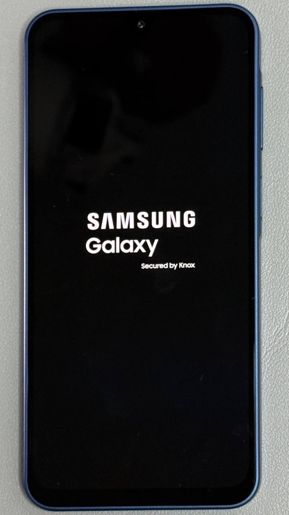 Telefonas paleidžiamas i&scaron; naujo