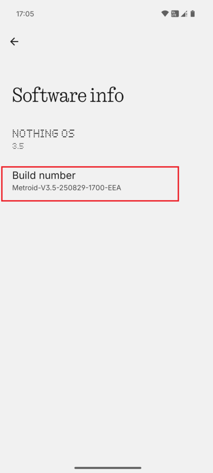 Sk&aelig;rmbillede af sk&aelig;rmen med enhedsinformation, der viser Nothing OS-version og buildnummer.