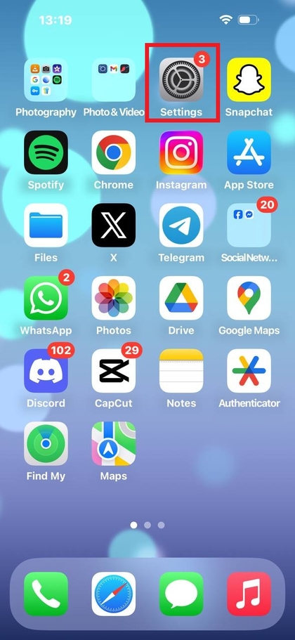 iPhone Startbildschirm mit Einstellungen-App