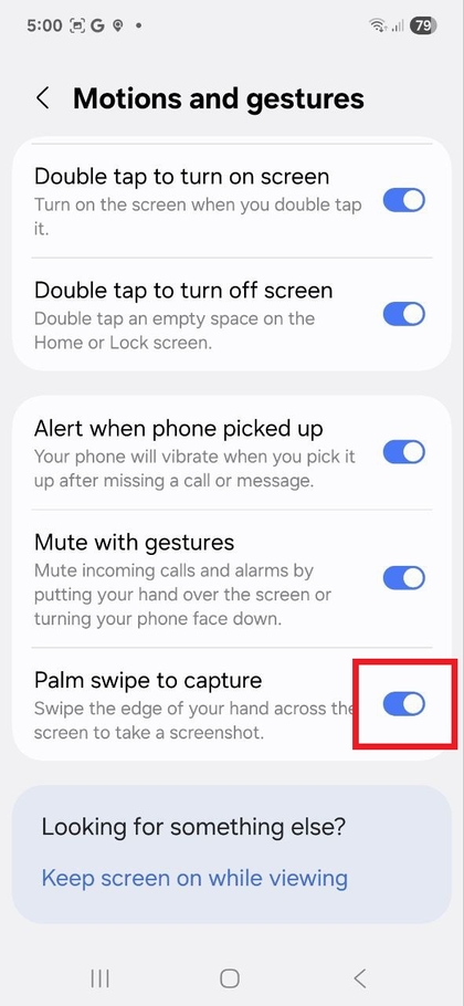 A teny&eacute;rh&uacute;z&aacute;s gesztus enged&eacute;lyez&eacute;se a Samsung Galaxy A56-on