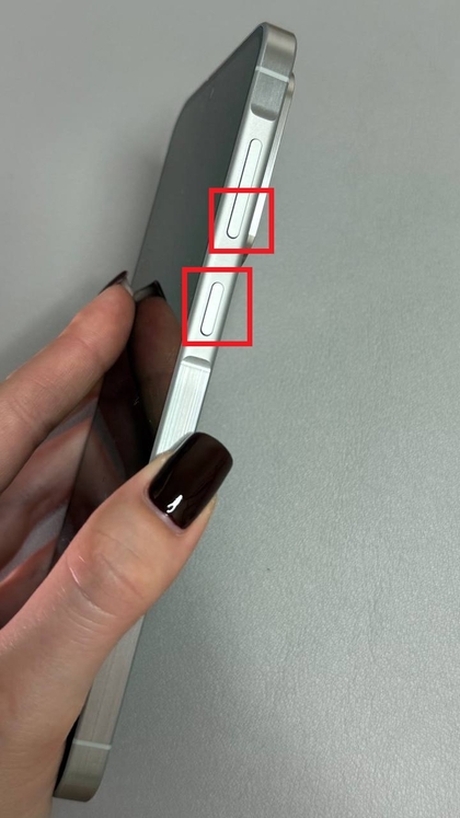 Fizikai gombok haszn&aacute;lata a Samsung Galaxy A56-on a k&eacute;pernyők&eacute;p k&eacute;sz&iacute;t&eacute;s&eacute;hez