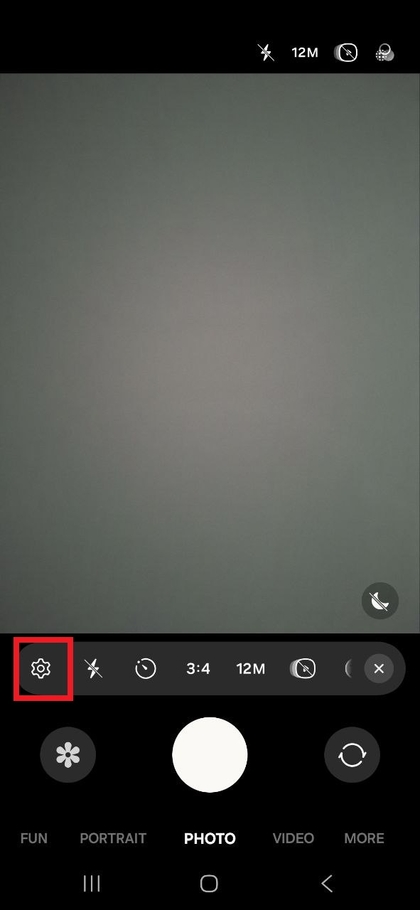 Kamera be&aacute;ll&iacute;t&aacute;sok ikon a Samsung alkalmaz&aacute;sban