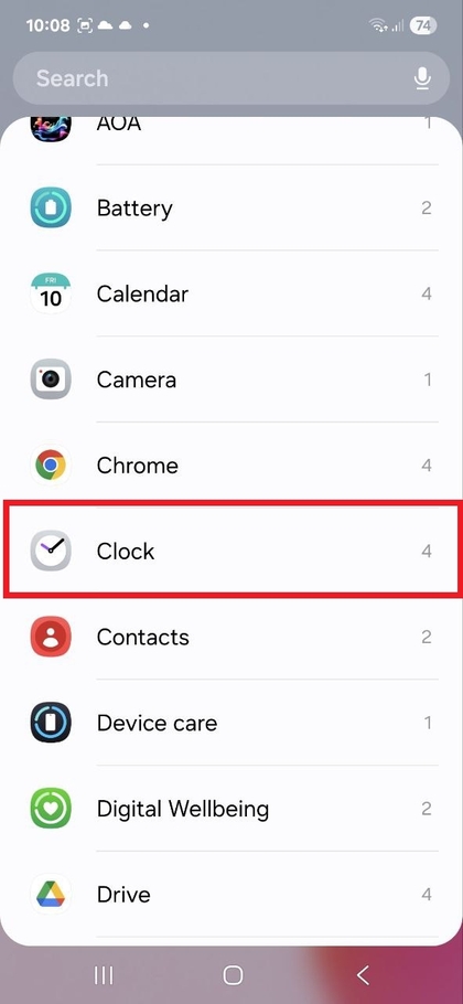 Vidjet menyusida Soat bo'limini tanlang
