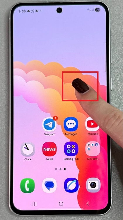 Samsung Galaxy A56 telefonida bo'sh joyni bosing va ushlab turing