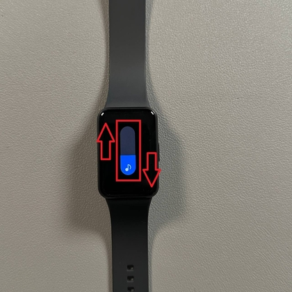 Administrar la reproducci&oacute;n y el control de volumen en Samsung Galaxy Fit 3