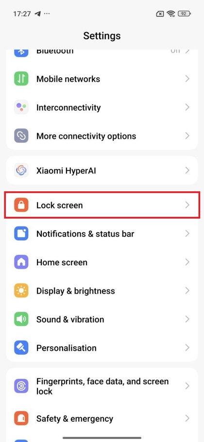 Opci&oacute;n de ajustes de la pantalla de bloqueo en POCO F7 Pro