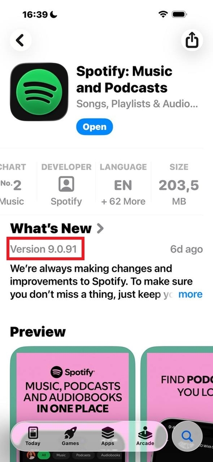 Checking app updates on App Store and Play Store