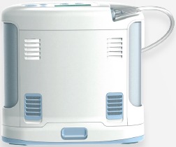 Ikone stanja napajanja &ndash; priključeno na napajanje izmeničnega toka in polnjenje baterije 2. korak