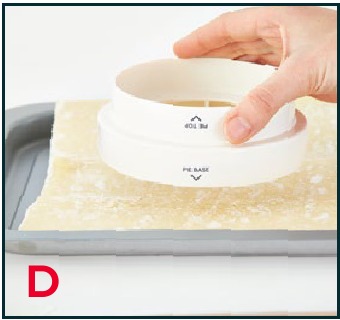 USING YOUR DEVICE - Step 4 - Cut the dough