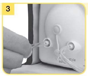 Rimuovere i tubi flessibili tirandoli direttamente fuori dalle porte dei tubi flessibili