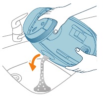 Wylej wodę z cząsteczkami kamienia