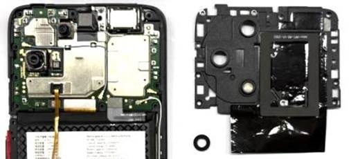 Akkumul&aacute;tor &eacute;s fő kamera sz&eacute;tszerel&eacute;se - 2. l&eacute;p&eacute;s