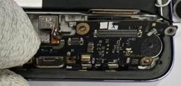 Sustituir la placa ANA - Montaje - Paso 1