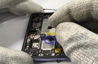 Sustituir la placa M - Desmontaje - Paso 2