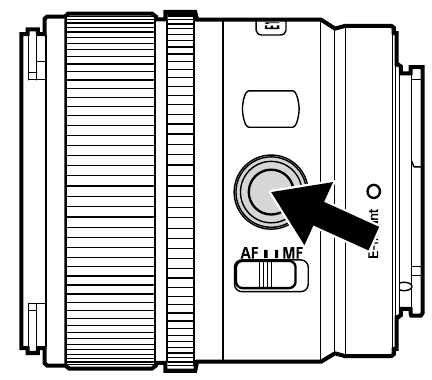 Использование кнопок удержания фокусировки - Расположение кнопки и описание