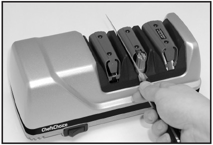 Tehu duhet t&euml; mbrothet n&euml; m&euml;nyr&euml; alternative n&euml; folet&euml; e majta dhe t&euml; djathta t&euml; Faz&euml;s 2.