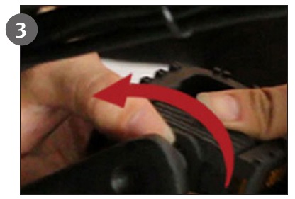 Mont&aacute;ž ped&aacute;lov - krok 3