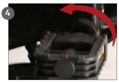 Mont&aacute;ž ped&aacute;lov - krok 4