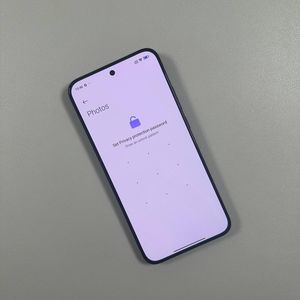 So blenden Sie Fotos und Videos auf dem POCO F7 aus