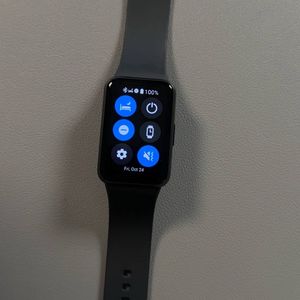 Slik aktiverer eller deaktiverer du Dyp s&oslash;vn-modus p&aring; Samsung Galaxy Fit 3