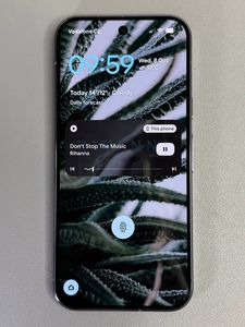 Google Pixel 10 Pro - Cara Menampilkan atau Menyembunyikan Pemutar Media di Layar Kunci