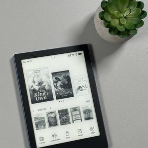 PocketBook 634 Verse Pro: Een handleiding voor het omslaan van pagina's en navigatie