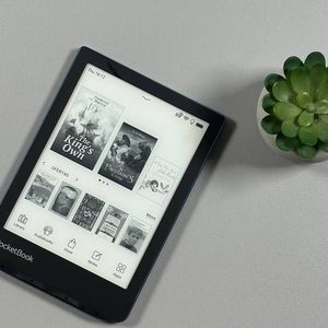 Hoe de donkere modus in of uit te schakelen op PocketBook 634 Verse Pro