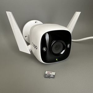 Vodnik: Vstavljanje kartice Micro SD v va&scaron;o kamero Tapo Link C310