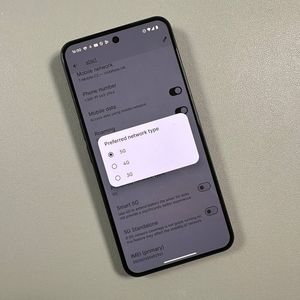 Cum să activezi sau să dezactivezi 5G pe Nothing Phone (3)