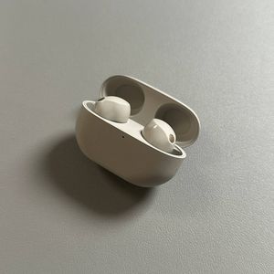 Como Redefinir os Fones de Ouvido Sony WF-1000XM5 para as Configura&ccedil;&otilde;es de F&aacute;brica