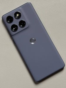 Hoe de vergrendelschermklok te wijzigen op Motorola EDGE 60 Fusion