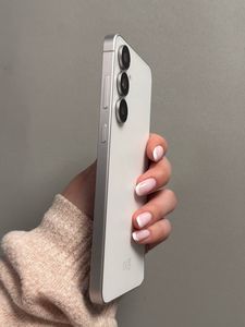 Samsung Galaxy S25 FE'de Sesle Yazma Nasıl Etkinleştirilir ve Kullanılır